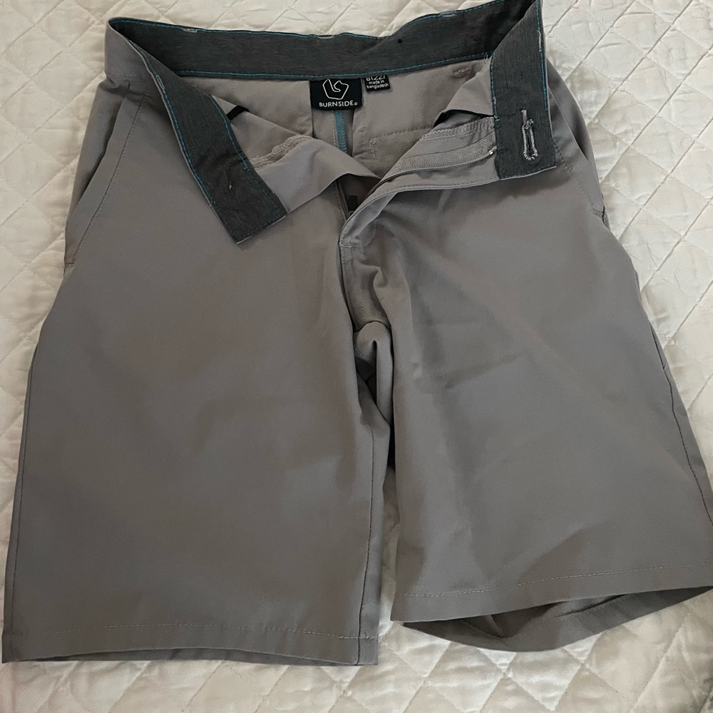 Boys burnside light gray shorts size 8 (22)